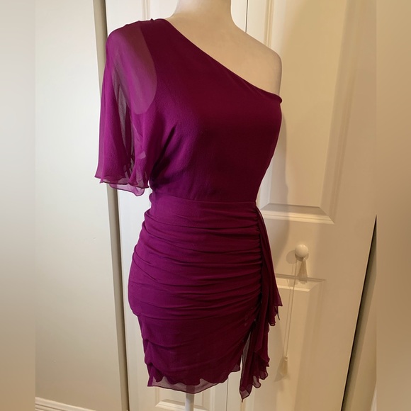 ALICE + OLIVIA: Marcia One Shoulder Dress - Picture 6 of 9